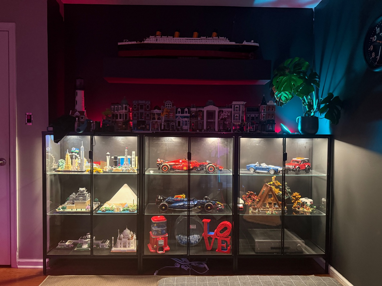 Turntable and NYC Lego builds